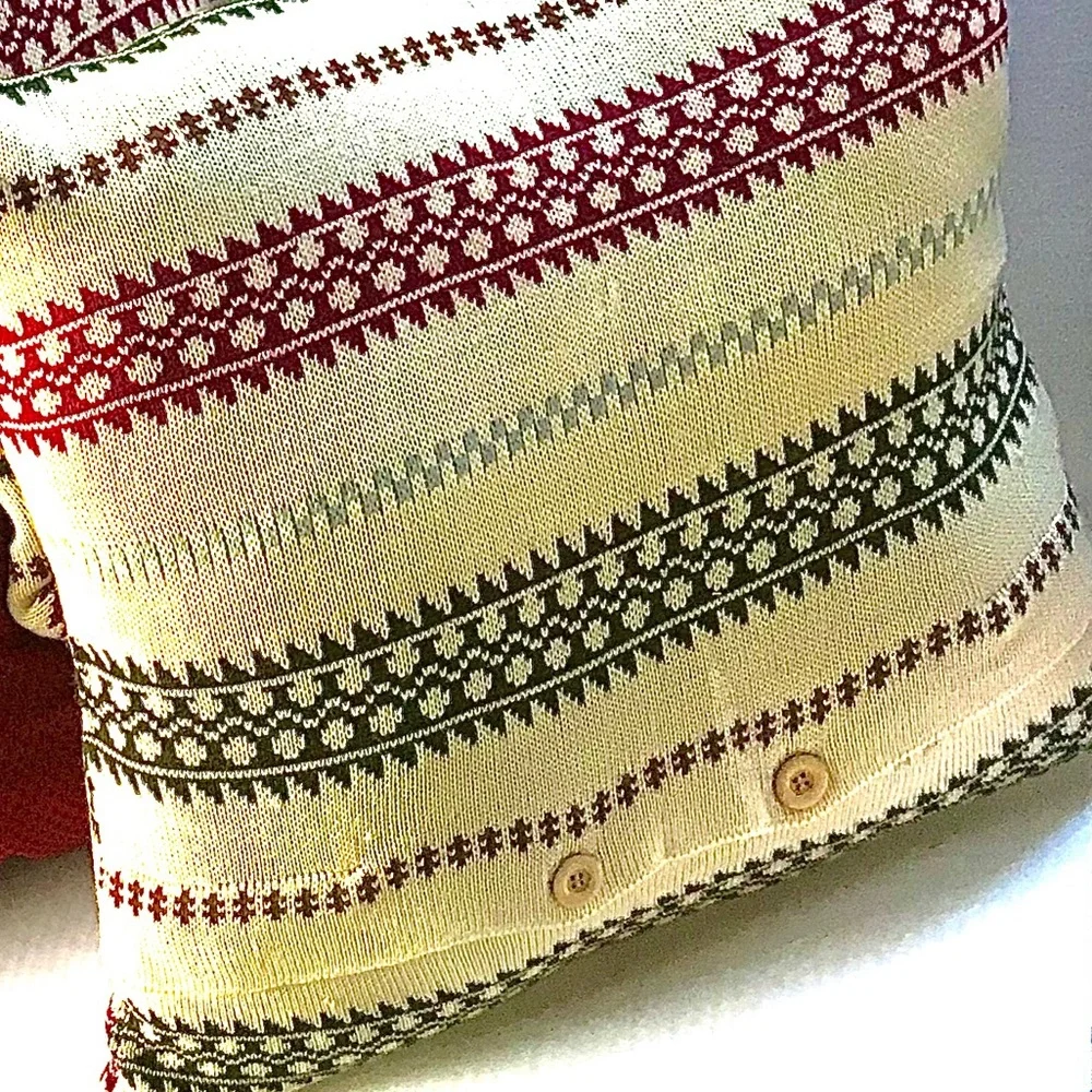 NWOT Reversible Throw Blanket and matching Pillow Cover